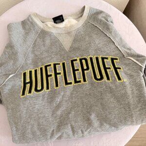 Rare! Universal exclusive Hufflepuff sweater size XS